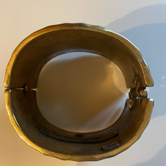 Cuff bracelet - Picture 5 of 6